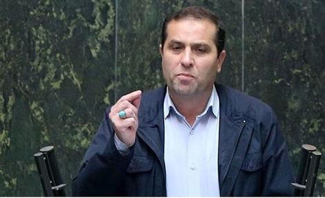 نماینده خلخال در مجلس: مردم به ما اعلام می کنند که خواستشان بررسی لایحه حجاب نیست/ لایحه با دید حقوقی، منطقی جدی تنظیم نشده است/ مردم را در تقابل با نیروی انتظامی قرار می دهیم 