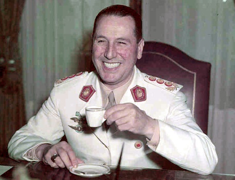 پوپولیست ها به میدان آمده اند/ بچه هایمان در خطر هستند؛ از ماجرای آرژانتین عبرت بگیریم 