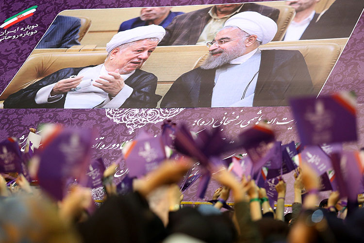 لبخند هواداران به متفاوت‌ترین روحانی دوران 