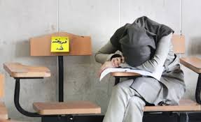 وزیر بهداشت، فروش صندلی را تأیید کرد/ دانشگاه آزاد تا کنون چند صندلی پزشکی فروخته است؟ 