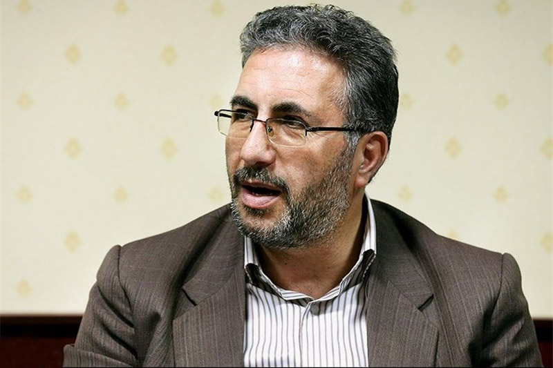 پیش‌بینی عرضه ماسک و محلول در تمام داروخانه‌های تهران از فردا/ماجرای کشف ۵ میلیون ماسک در انبار دیجی‌کالا 